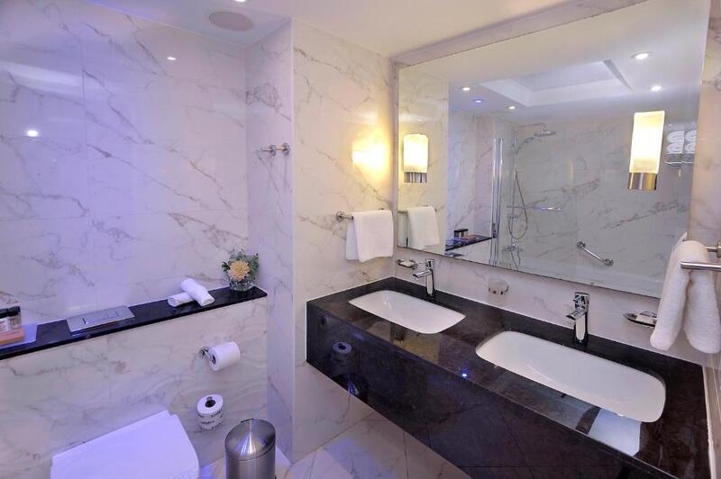 OLYMPIC LAGOON RESORT PAPHOS