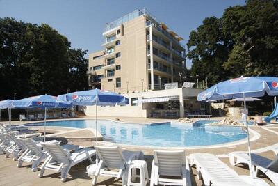 HOLIDAY PARK