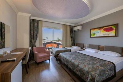 CRYSTAL AURA BEACH RESORT & SPA